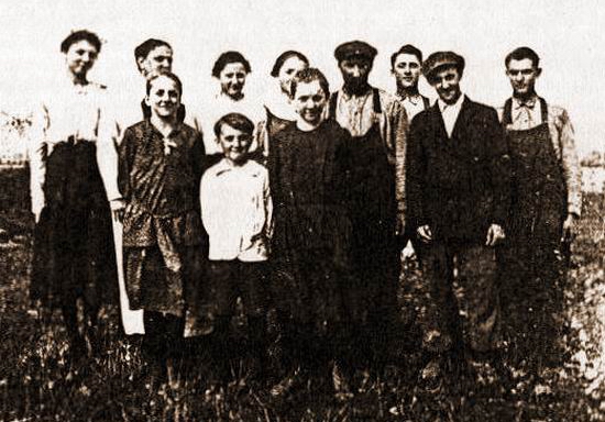 Antoine Bissonnette Family - 1944