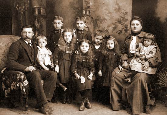 Antoine Bissonnette Family - 1905