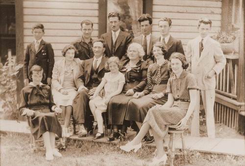 Louis Thomas Dallaire Family - 1933